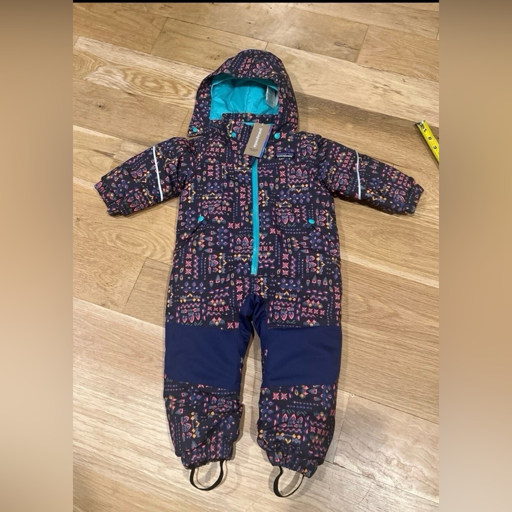 New Baby Girls Patagonia snowsuit 6-12 mths